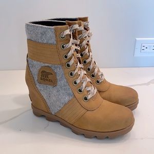 SOREL Women's Lexie Wedge Felt Casual Boots